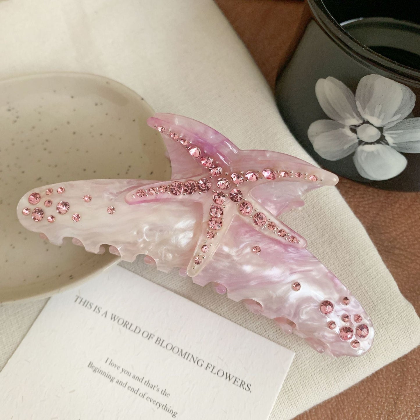 "Starfish" Acetate Hair Claw - Ocean Vibes🐬 MERLIÁ