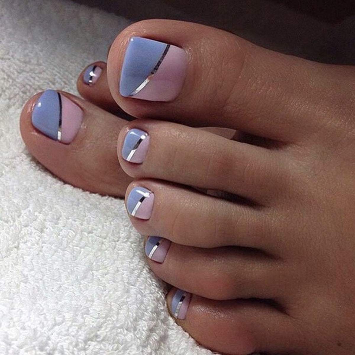 Feet Press-On Nails – Pink & Blue with Silver Line MERLIÁ