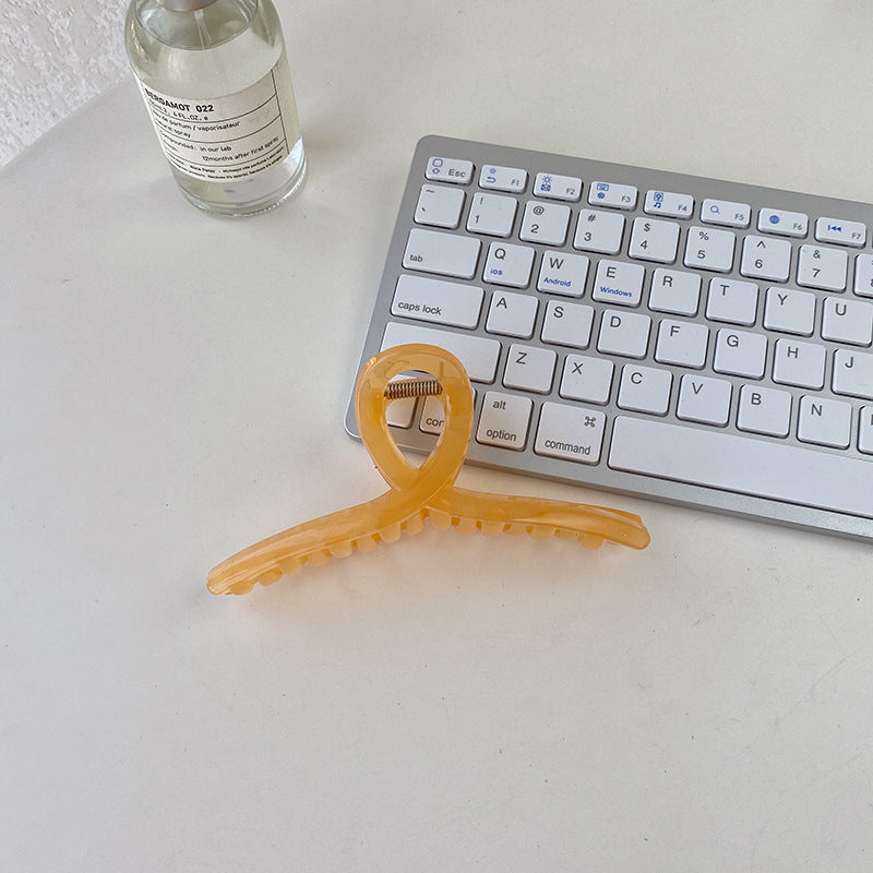 Vintage Curve Hair Claw – Chic & Strong Hold - MERLIÁ