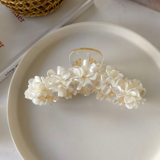 Flower Hair Clip – Pearl Color MERLIÁ